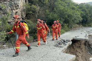 查尔莫斯打趣三巨头：当时我是唯一签约球员 所以我是建队核心